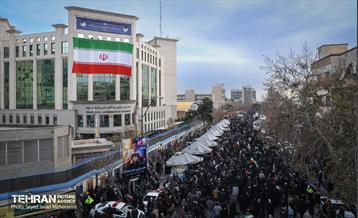 تشییع پیکر ۱۰۰ شهید مردمی و مدافع امنیت در تهران - 3 17