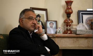 حضور شهردار تهران در منزل شهیدان الله کرمی 10