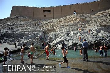 تابستان گرم  در چشمه علی 2