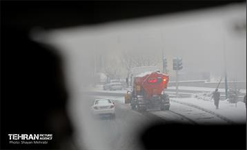 بازدید اصحاب رسانه از خدمات برف‌روبی منطقه 5 شهرداری تهران 20