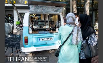 کافه راه سیار پشت فولکس واگن قدیمی‎ 18