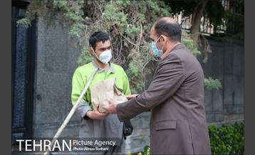 توزیع افطار بین پاکبان های شهر تهران 3