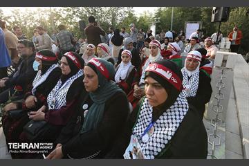 اهتزاز بزرگترین پرچم فلسطین جهان در تهران 30
