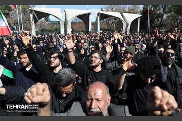 اجتماع مردم تهران در پی شهادت رهبر انقلاب - 2 4