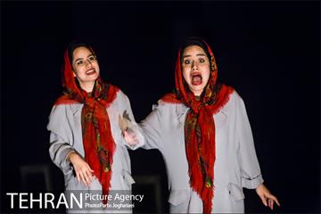 نمایش جوادیه «بیست متری» 7