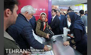 بازدید حسینی مکارم سرپرست شهرداری تهران ار نمایشگاه کتاب 32