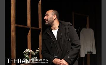 نمایش سنگ ها برای آنتیگون 3