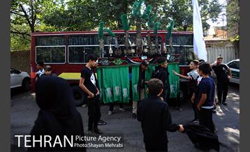 حرکت نمادین کاروان اُسرای کربلا در ده ونک 1