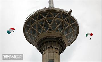 پرش چتربازان از برج میلاد تهران 28