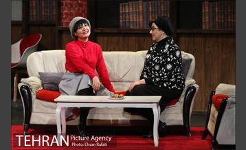 نمایش یک ساعت آرامش در تماشاخانه ایرانشهر 26