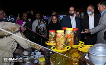 بازدید شهردار تهران از غرفه‌های فرهنگی بوستان ولایت 14