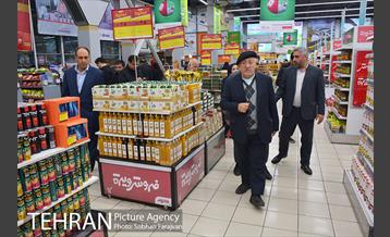 بازدید اعضای شورای شهر از فروشگاه شهروند  15