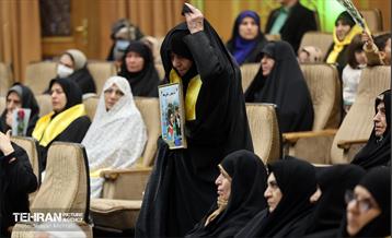 آیین تجلیل از 110 مادر و همسر شهید منطقه 20 19