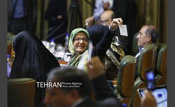 جلسه شورای شهر با موضوع استعفای شهردار تهران 42