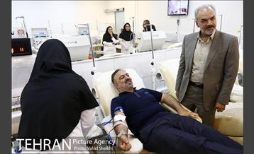 بازدید شهردار تهران  از اداره کل انتقال خون استان تهران 8