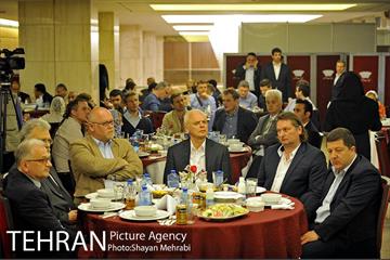 نشست سرپرست شهرداری تهران با میهمانان خارجی سی و یکمین نمایشگاه بین المللی کتاب  تهران 19