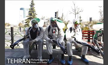 عملیات گسترده ضدعفونی خیابان ولیعصر (عج) توسط آتش نشانان تهران 7