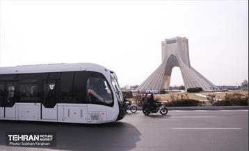 آیین رونمایی و ورود ناوگان حمل‌ونقل برقی شهر تهران 5