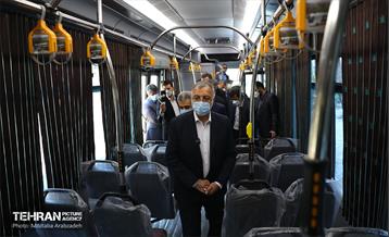 بـازدید شهردار تهران از اتوبوس‌های برقی و ون‌های ویژه جانبازان و معلولان 22