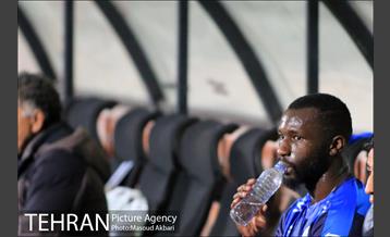 دیدار تیم‌های فوتبال استقلال تهران - نساجی مازندران 17