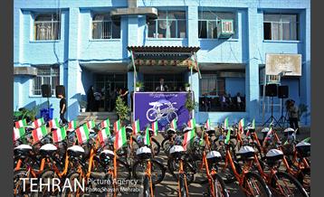 طرح اعطای دوچرخه شهری توسط شهردار تهران به دانش آموزان 1