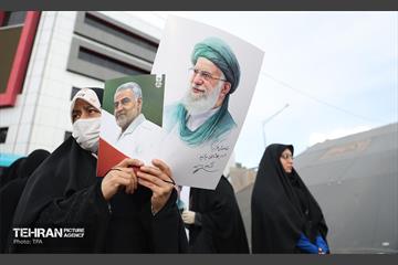 تشییع پیکر ۱۰۰ شهید مردمی و مدافع امنیت در تهران 26