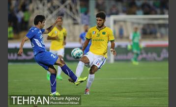 دیدار استقلال و صنعت نفت آبادان در لیگ برتر فوتبال 26