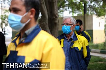 آغاز واکسیناسیون پاکبان‌ها و پرسنل جمع‌آوری پسماند شهر تهران 16