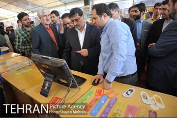 بازدید حسینی مکارم سرپرست شهرداری تهران ار نمایشگاه کتاب 49