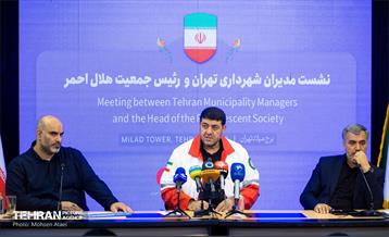 نشست مدیران شهرداری تهران با رئیس جمعیت هلال احمر 23