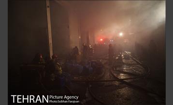 آتش سوزی انبار لوازم خانگی در خیابان 17شهریور 3