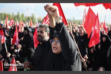 اقامه نماز بر پیکر آقای شهید ایران - 1 68