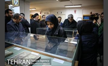 حضور پیروز حناچی در کتابخانه گردی الهام فخاری 5