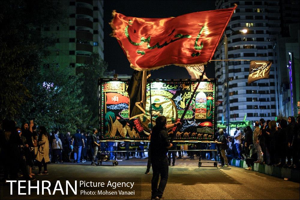 دسته عزاداری در خیابان اندرزگو‎ 1