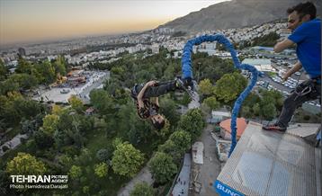 اولین دوره مسابقات پرش بانجی نمایشی  18