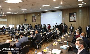 دیدار شهردار تهران با نخبگان و خانواده های شهدای منطقه 14