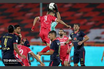 دیدار تیم های فوتبال پرسپولیس و نساجی مازندران 4