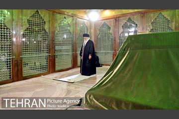 حضور رهبر انقلاب در مرقد مطهر امام راحل و گلزار شهدای بهشت زهرا 1