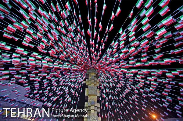 96-11-21 آذین بندی خیابان ها به مناسبت 22 بهمن 15