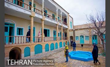 خانه موتمن الاطبا 12