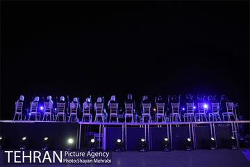 کنسرت آنلاین علیرضا قربانی در میدان آزادی 11