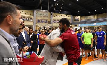 بازدید شهردار تهران از اردوی تیم ملی کشتی