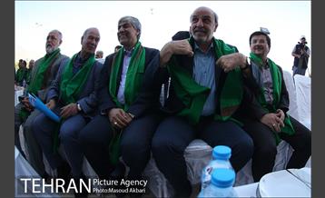 اهتزاز پرچم امام رضا در کمیته ملی المپیک 1