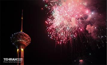 نورافشانی جشن پیروزی انقلاب اسلامی‌ در برج میلاد 11