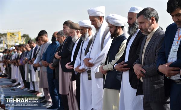 اقامه نماز عید فطر افغانستانی های اهل تسنن مقیم تهران 10