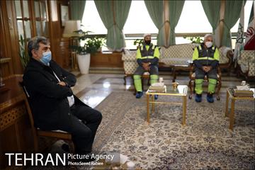 تقدیر شهردار تهران از پاکبانان نمونه شهر 12