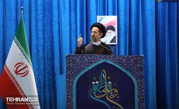 حضور شهردار تهران در نماز جمعه 15