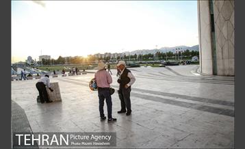 میدان آزادی 8