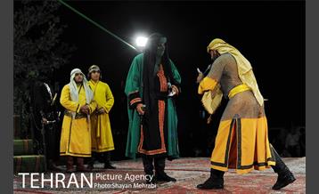 تعزیه خوانی در تکیه دو شهید دولت آباد 33