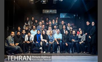 نمایش "او فقط خسته بود" 26